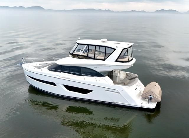 2019 Carver 52 