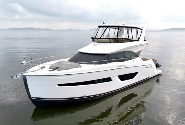 2019 Carver 52 