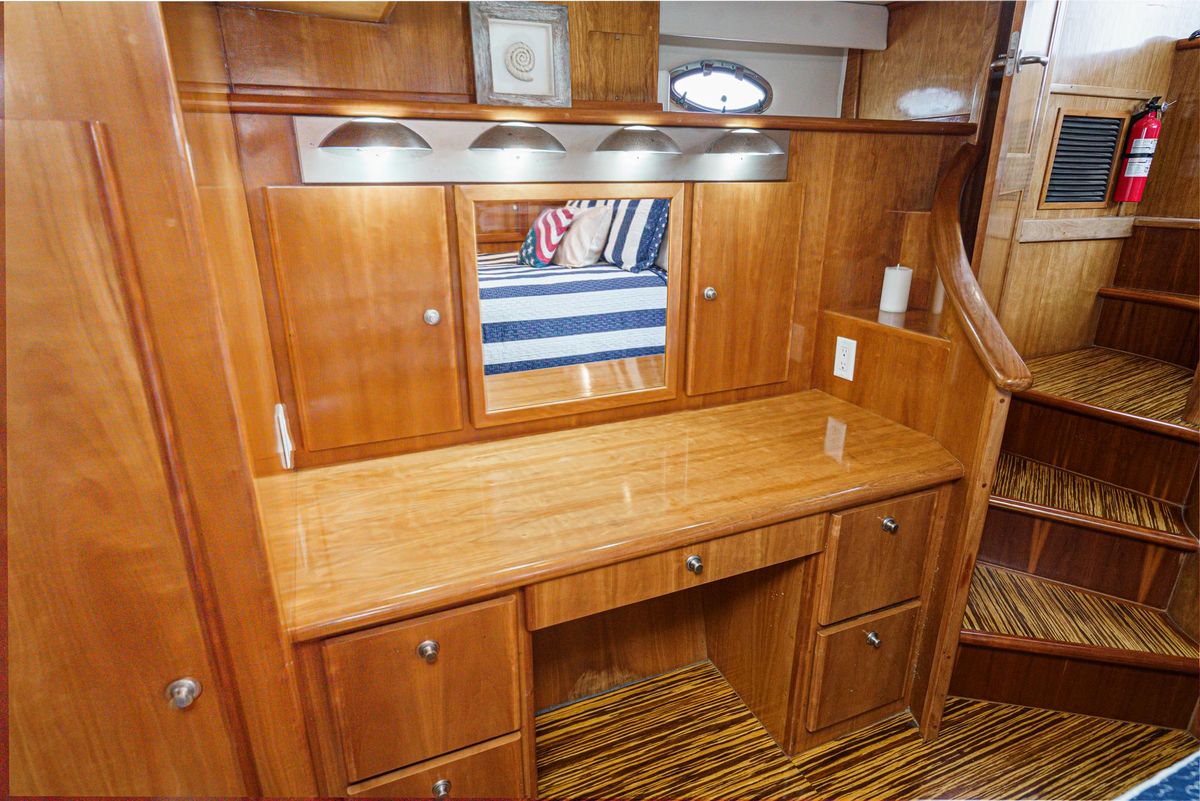 2004 Navigator 57 