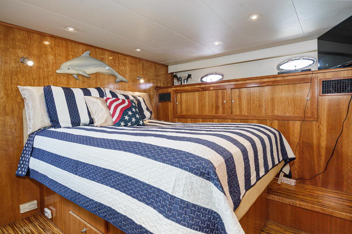 2004 Navigator 57 