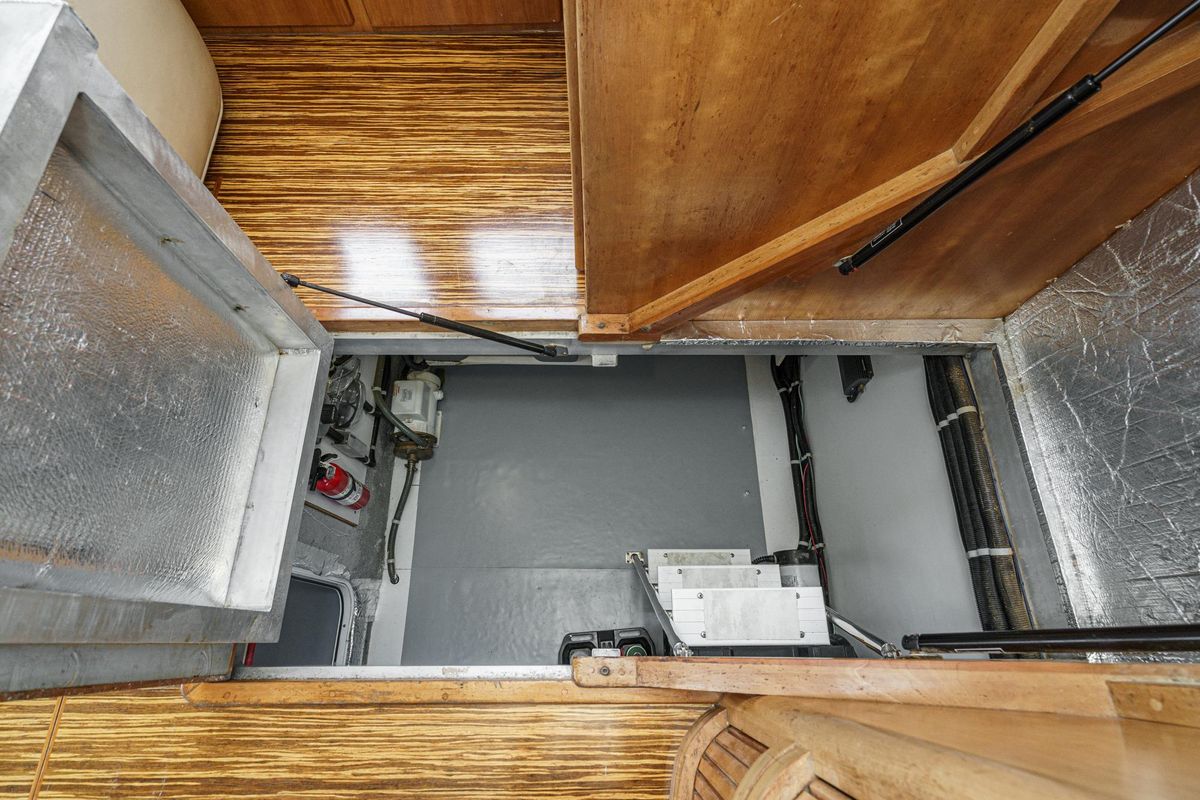 2004 Navigator 57 