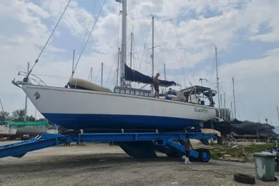 Columbia Yacht 43