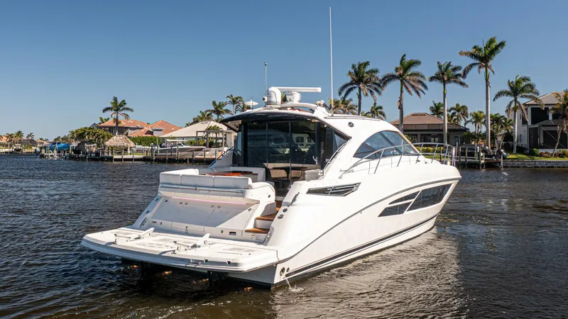  Yacht Photos Pics 2014 Sea Ray 510 Sundancer - Image 8