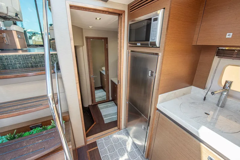  Yacht Photos Pics 2014 Sea Ray 510 Sundancer - Image 44