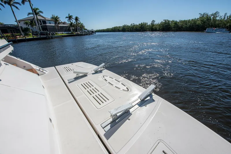  Yacht Photos Pics 2014 Sea Ray 510 Sundancer - Image 14