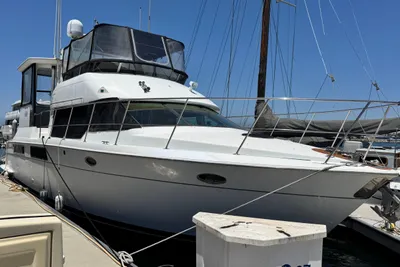 Carver 500 Cockpit Motor Yacht
