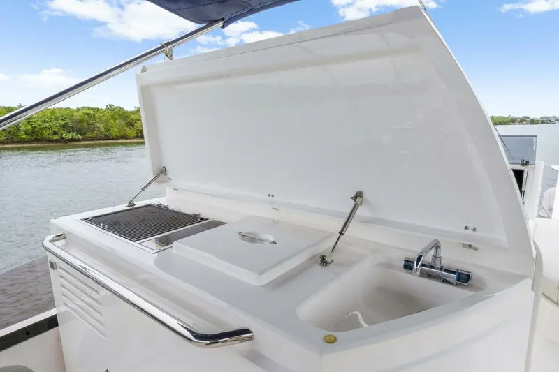  Yacht Photos Pics 2015 Sunseeker Manhattan 55 - Image 24