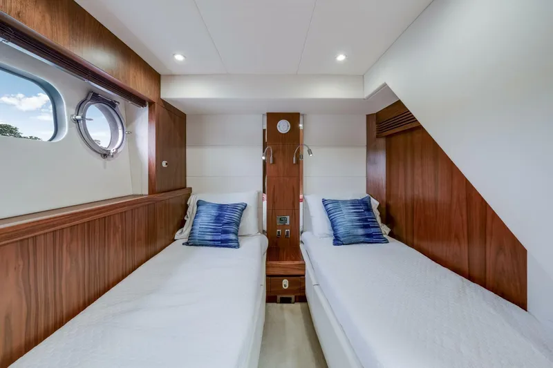  Yacht Photos Pics 2015 Sunseeker Manhattan 55 - Image 43