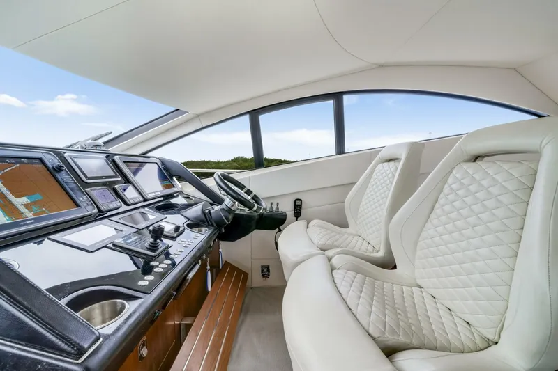  Yacht Photos Pics 2015 Sunseeker Manhattan 55 - Image 32