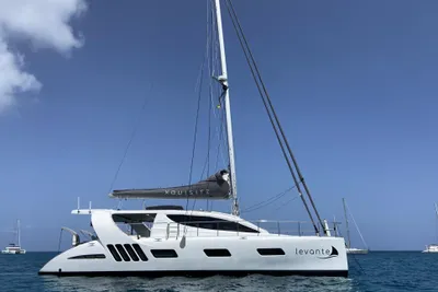 Xquisite Yachts X5 PLUS