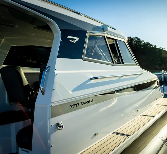  Yacht Photos Pics US Delivery Photo - May 2025