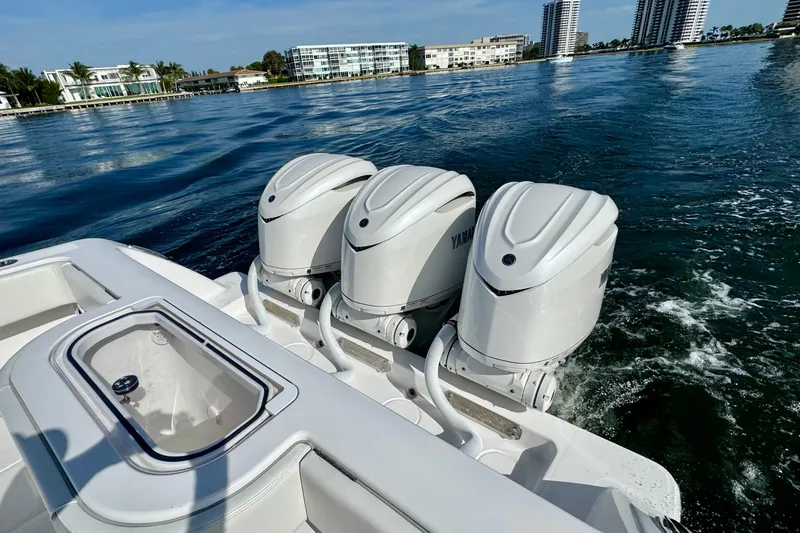 All Eyez On Me Yacht Photos Pics 2024 Invincible 39 Open Fisherman with triple Yamaha outboard engines on the water.