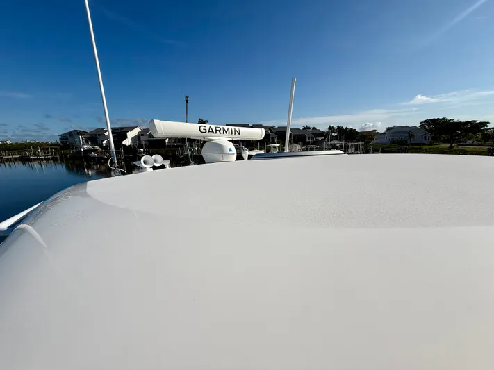  Yacht Photos Pics 2008 Tiara Yachts 3500 Sovran with Garmin equipment at dock.