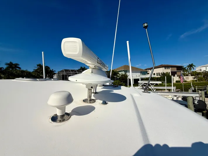  Yacht Photos Pics 2008 Tiara Yachts 3500 Sovran with Garmin equipment on deck.