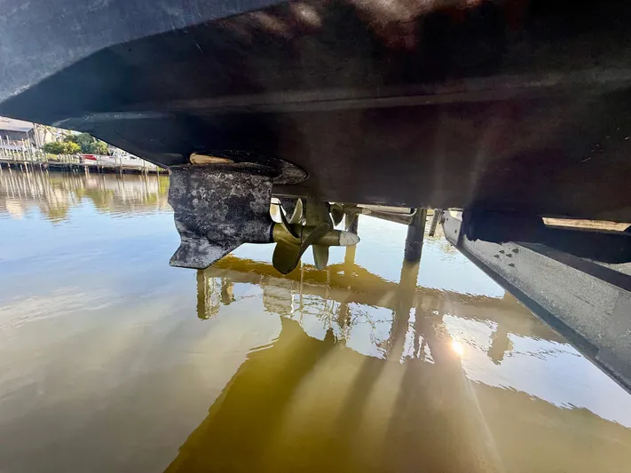  Yacht Photos Pics Underside of a 2008 Tiara Yachts 3500 Sovran in water.