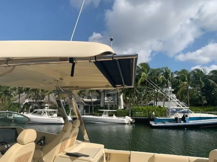  Yacht Photos Pics 2021 Chris-craft Calypso 30 - Image 11