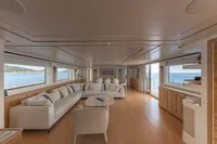 SALON MAIN DECK