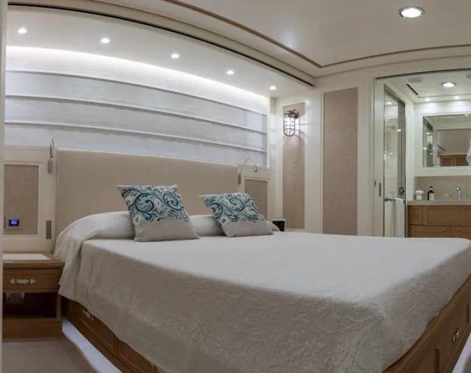  Yacht Photos Pics VIP CABIN