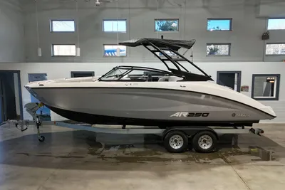 Yamaha Boats AR250