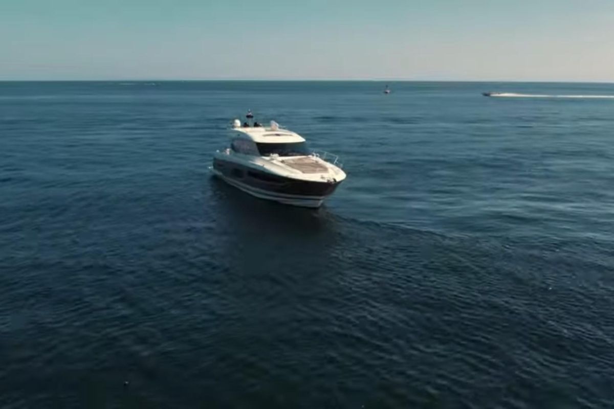 2013 Prestige 58 