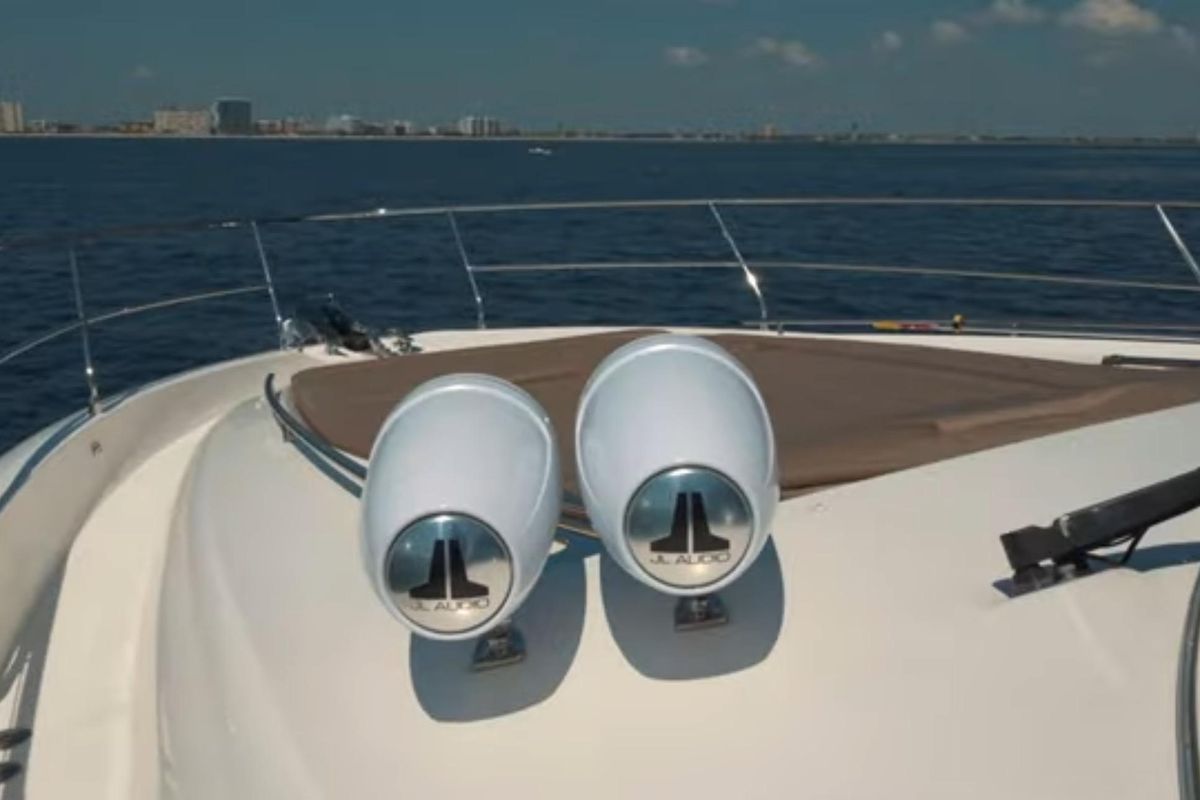 2013 Prestige 58 