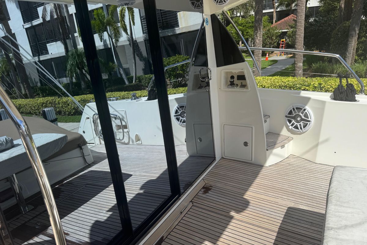 2013 Prestige 58 