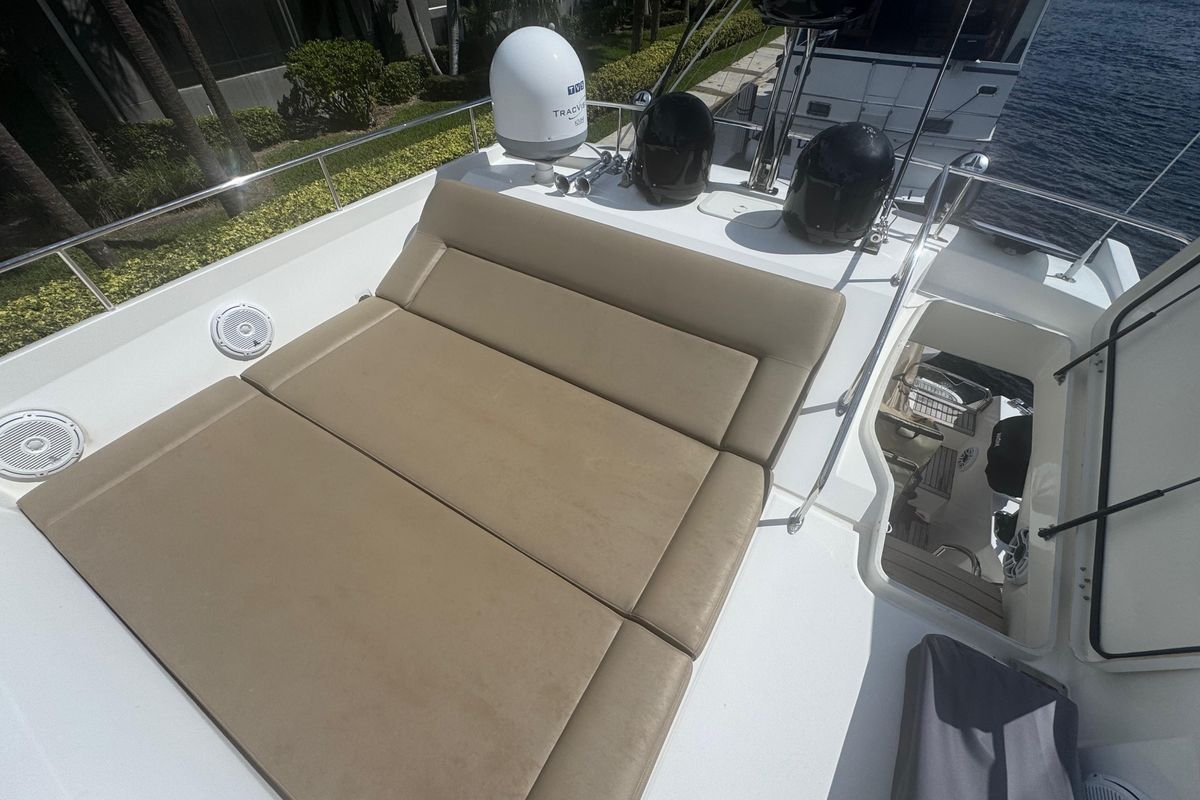 2013 Prestige 58 