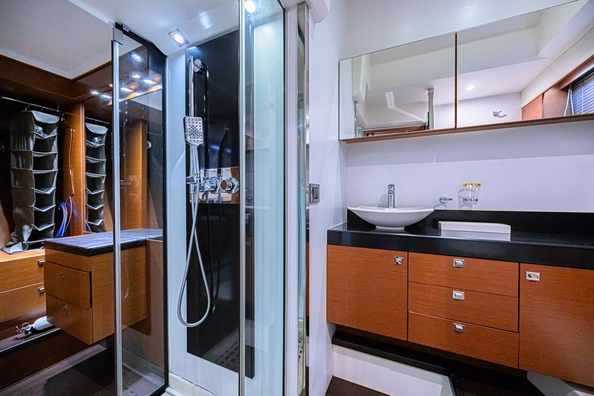 2013 Prestige 58 