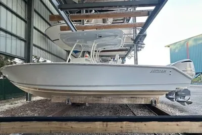 2015 Jupiter 30 CC