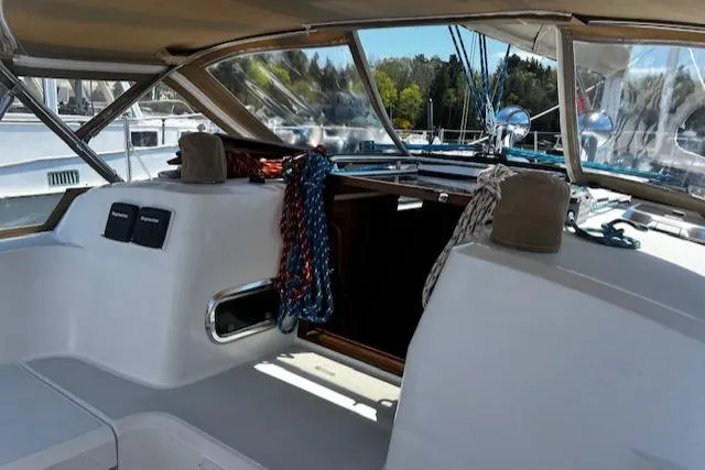 Quest Yacht Photos Pics 