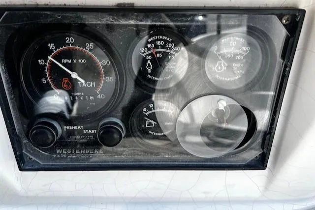 Quest Yacht Photos Pics 