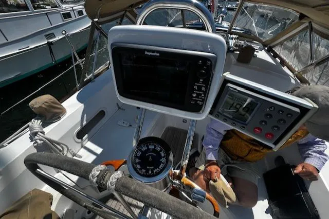 Quest Yacht Photos Pics 