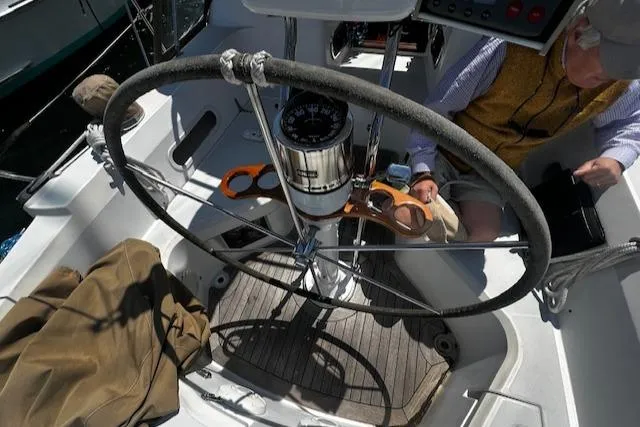 Quest Yacht Photos Pics 