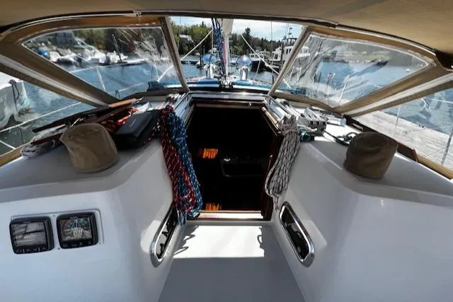 Quest Yacht Photos Pics 