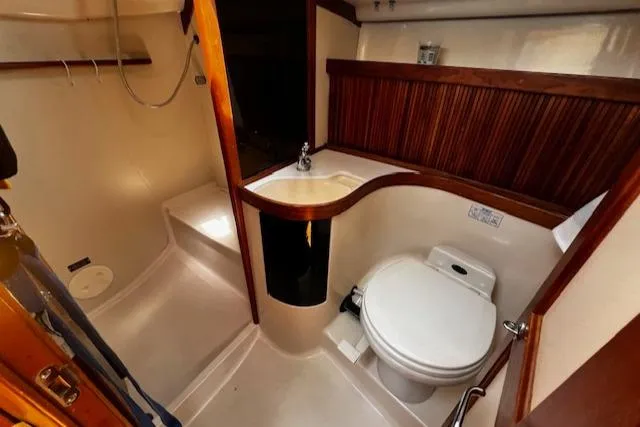 Quest Yacht Photos Pics 