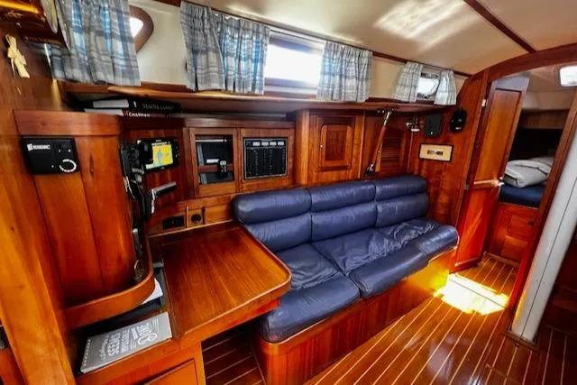 Quest Yacht Photos Pics 