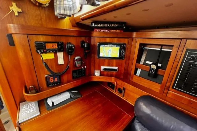 Quest Yacht Photos Pics 