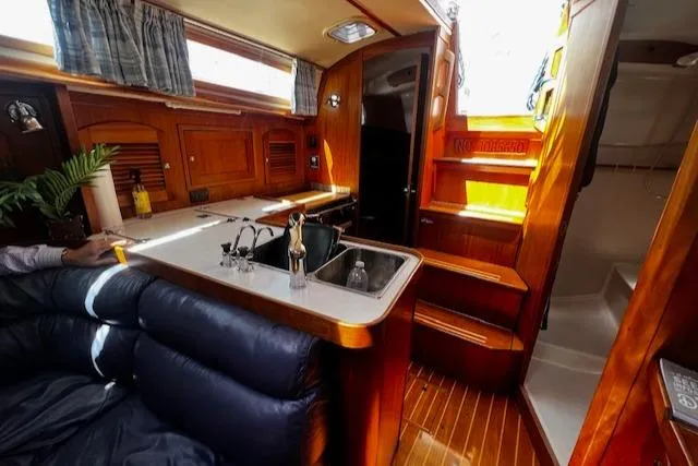 Quest Yacht Photos Pics 