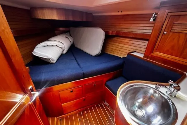 Quest Yacht Photos Pics 