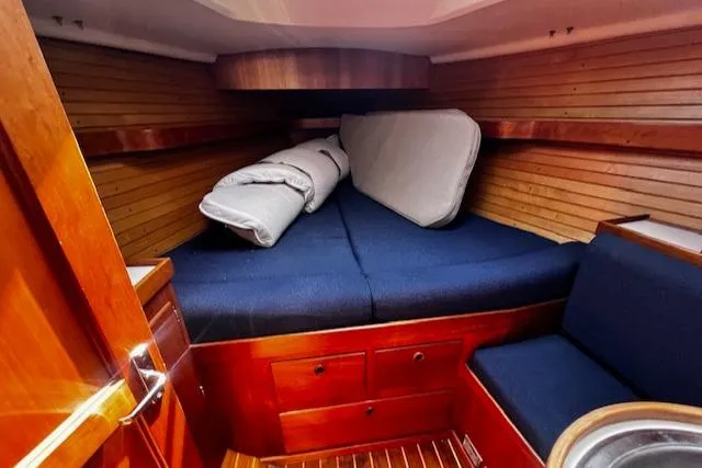 Quest Yacht Photos Pics 