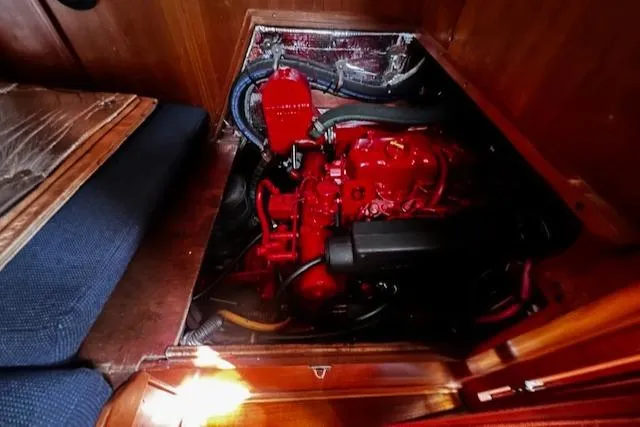 Quest Yacht Photos Pics 