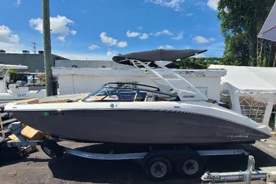 Yamaha Boats 252SD