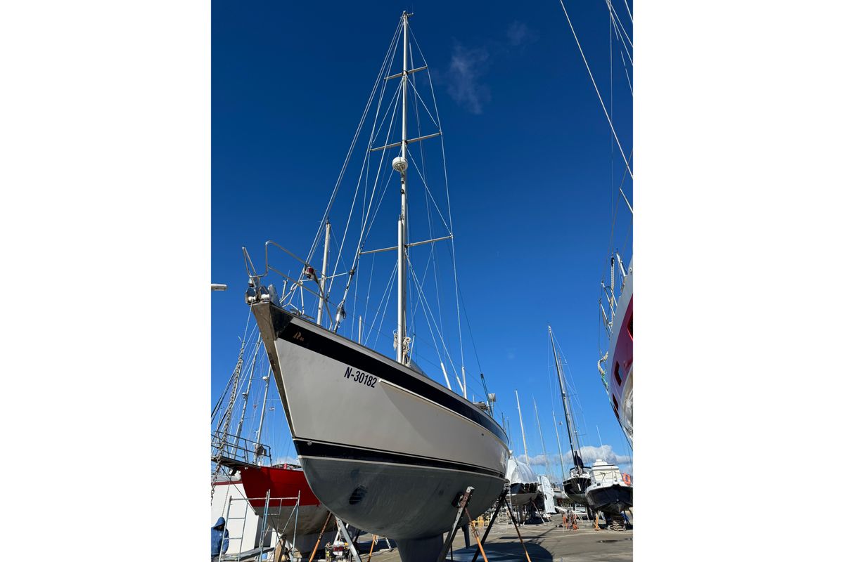 2003 Hallberg-Rassy 48 