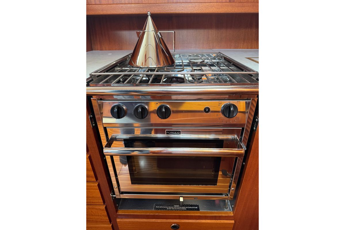 2003 Hallberg-Rassy 48 