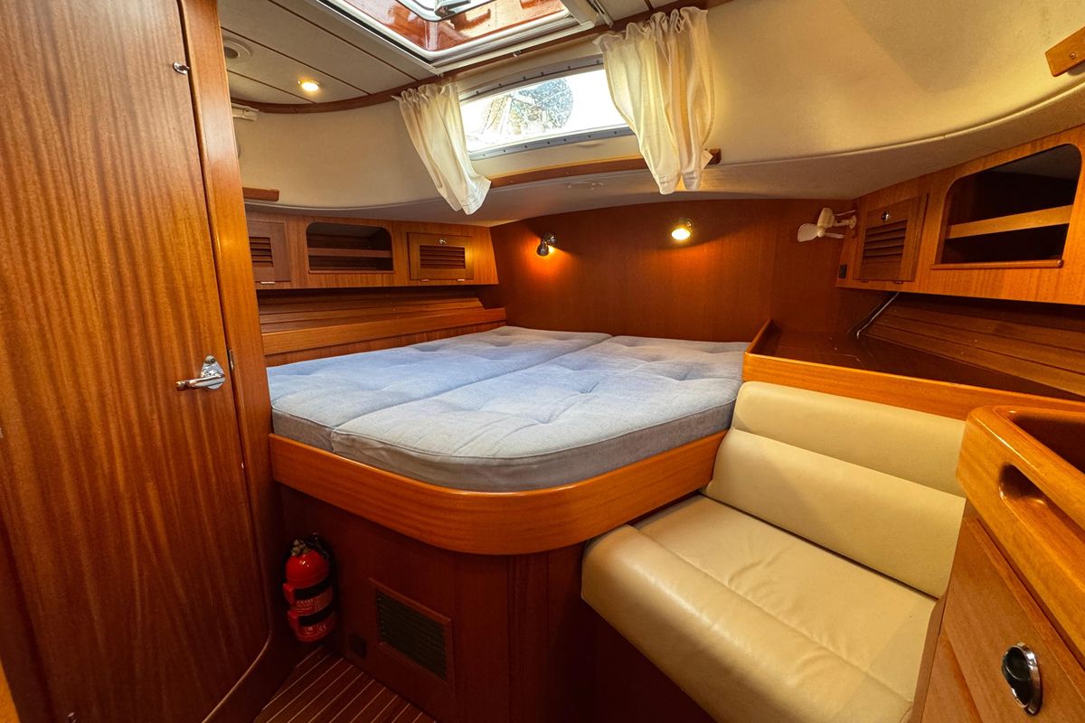 2003 Hallberg-Rassy 48 