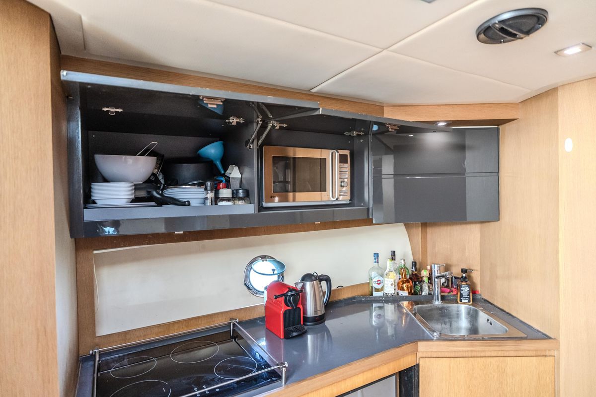 2011 Azimut 52 