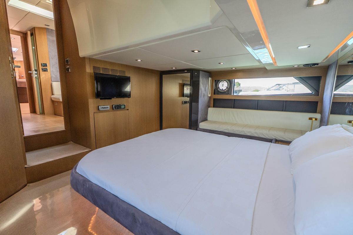 2011 Azimut 52 