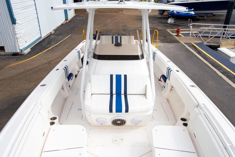 32 Intrepid Yacht Photos Pics 