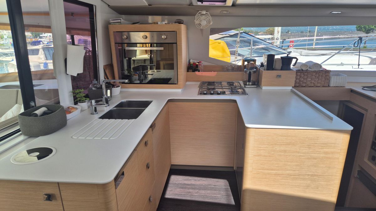2024 Fountaine Pajot 42 