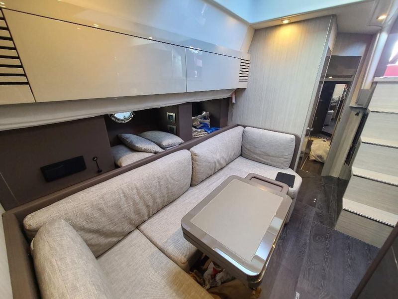2022 Cranchi M 44 HT
